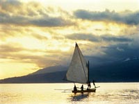 Sailboat_at_sunset_copyright_Tahiti_Tourisme.jpg